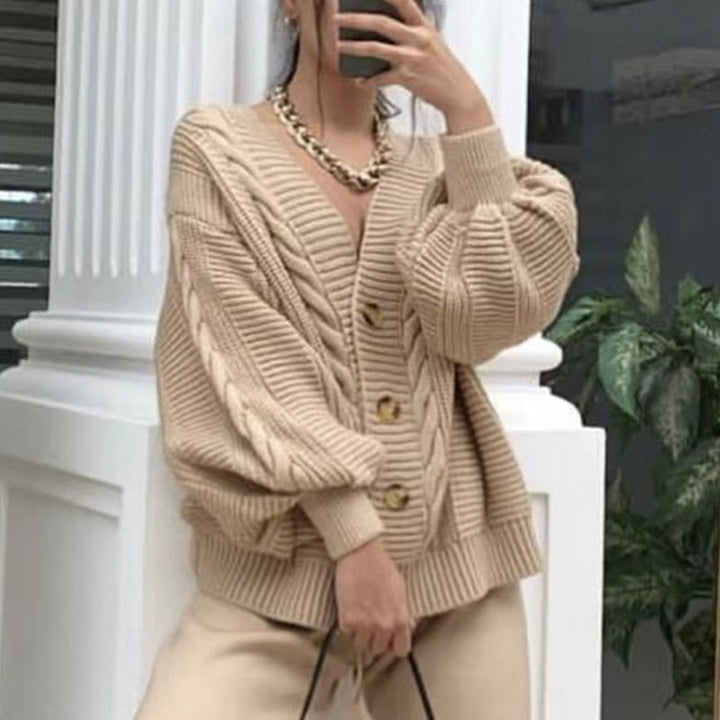 Dame cardigan med dyp V-hals og store knapper Skjora
