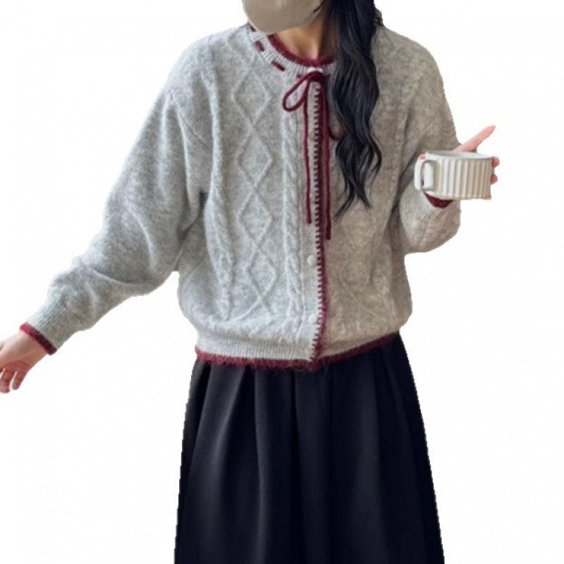 Kvinnens Koselige Cardigan med Dekorativ Kabelstrikk og Snor Drawstring
