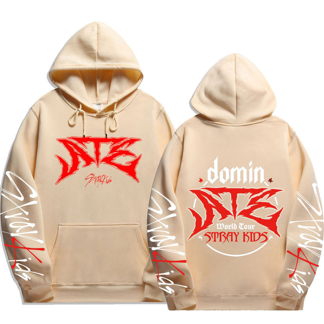 Dame hoodie med iøynefallende grafisk design Skjora