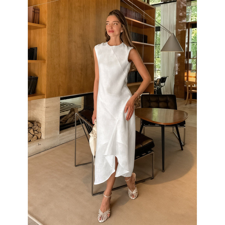 Damer midi-kjole med asymmetrisk hem og elegant snitt Skjora