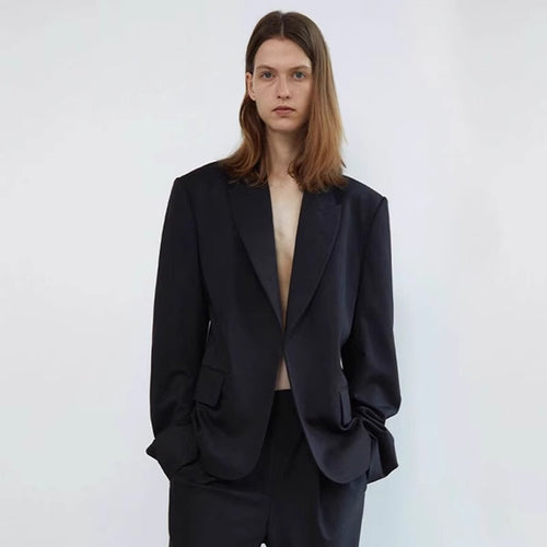 Women's elegant oversized blazer with subtle details Skjora