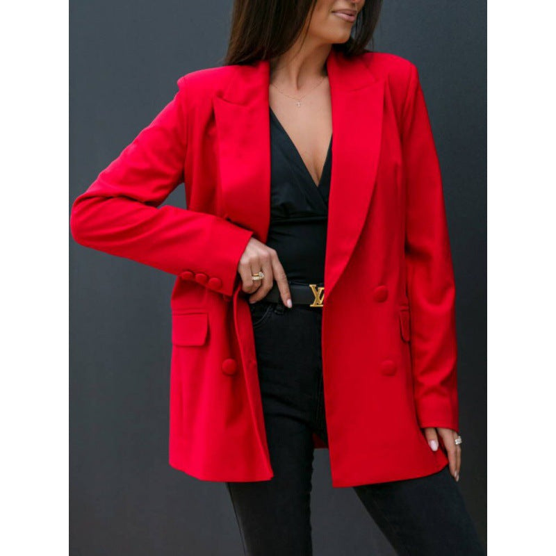 Kvinne elegant oversized blazer med dobbeltspent knappelukking og silkeaktig finish Skjora