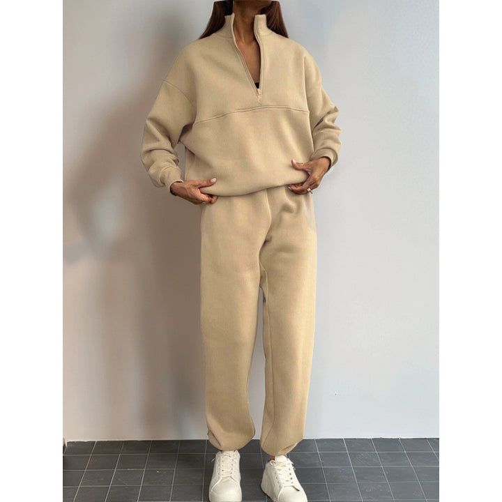 Sporty sweatshirt-set for women with high collar and elastic cuffs Skjora