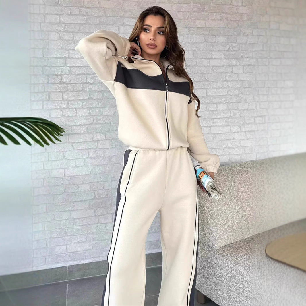 Kvinnelig sporty fleece treningsdrakt med hel glidelås og elastiske mansjetter Skjora