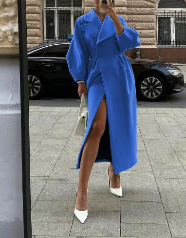 Kvinne Elegant Trenchcoat med Skreddersydd Passform og Sidesplit Skjora