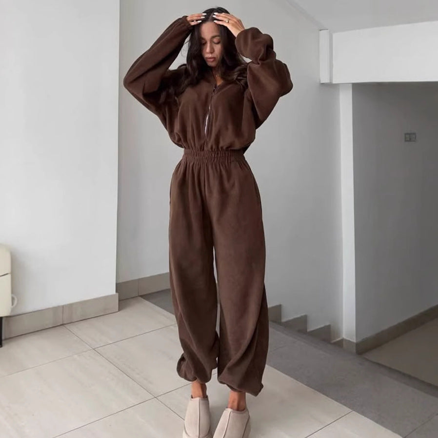 Kvinners avslappede fleece jumpsuit med glidelås Skjora