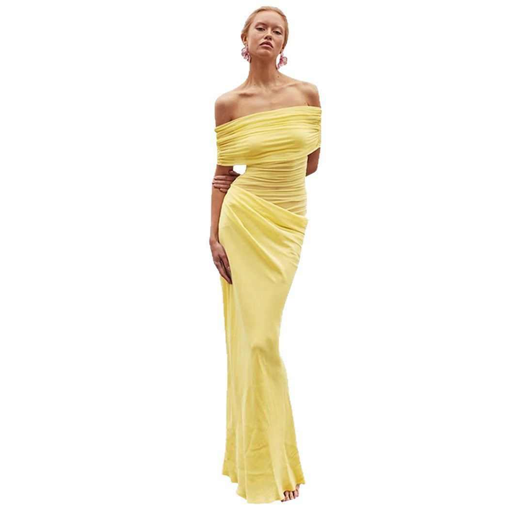 Damer Elegant omslagkjole med off-shoulder design og draperingseffekt Skjora