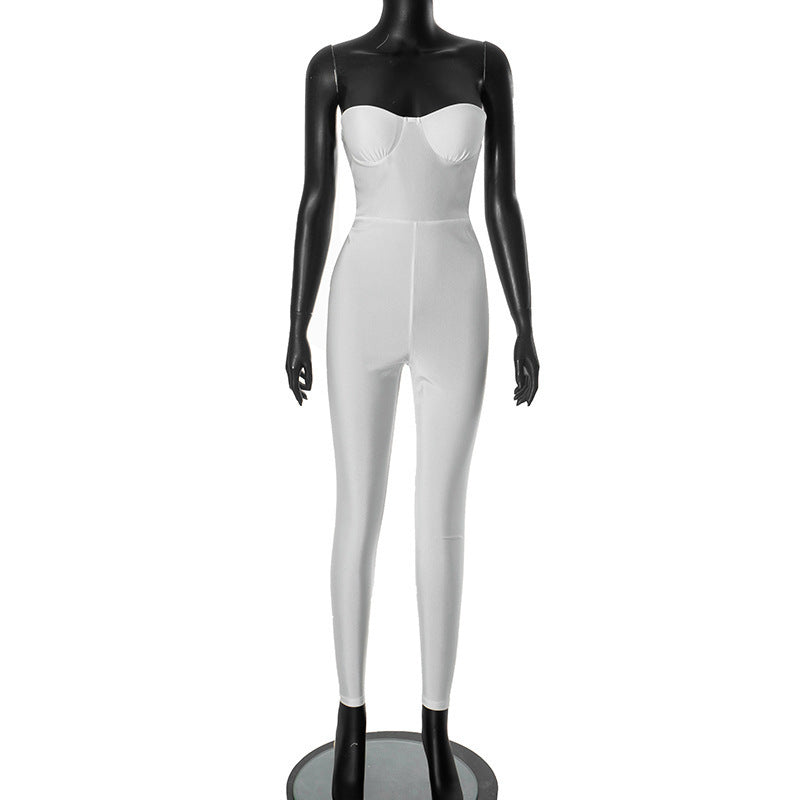 Dame figursydd jumpsuit med stroppeløst design og elegant snitt Skjora