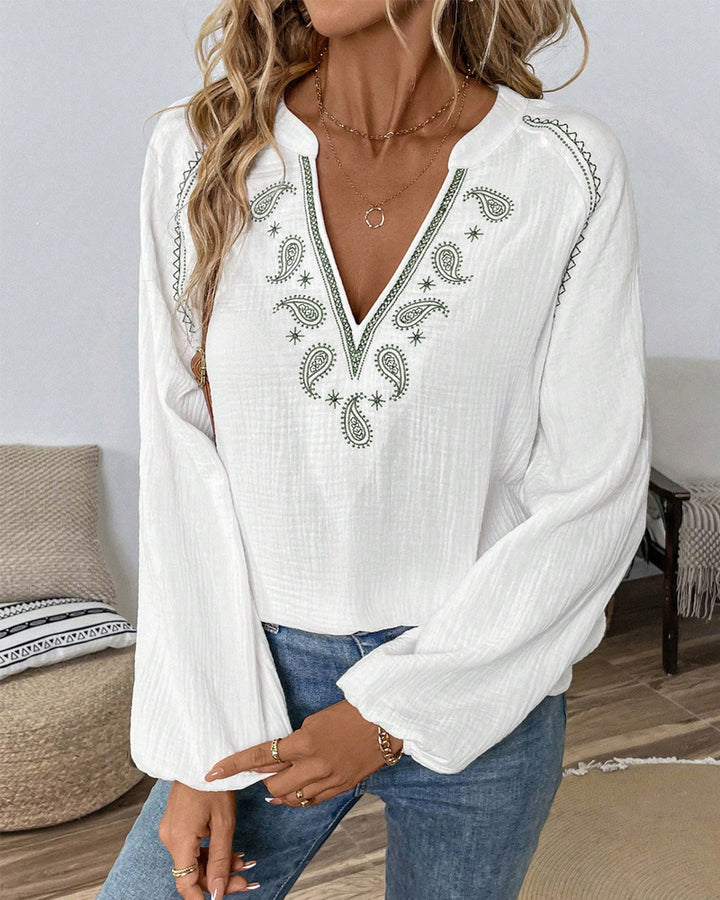 Damebluse med utsmykkede paisley-motiv og elegante ermer Skjora