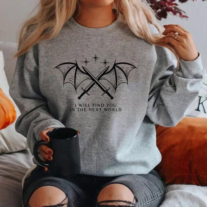 Kvinnelig sweatshirt med kunstnerisk grafisk design og inspirerende tekst Skjora