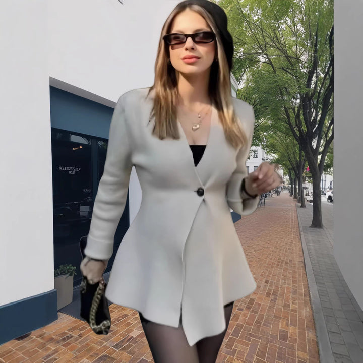 Kvinners elegant cardigan med moderne snitt og full knappelukking Skjora