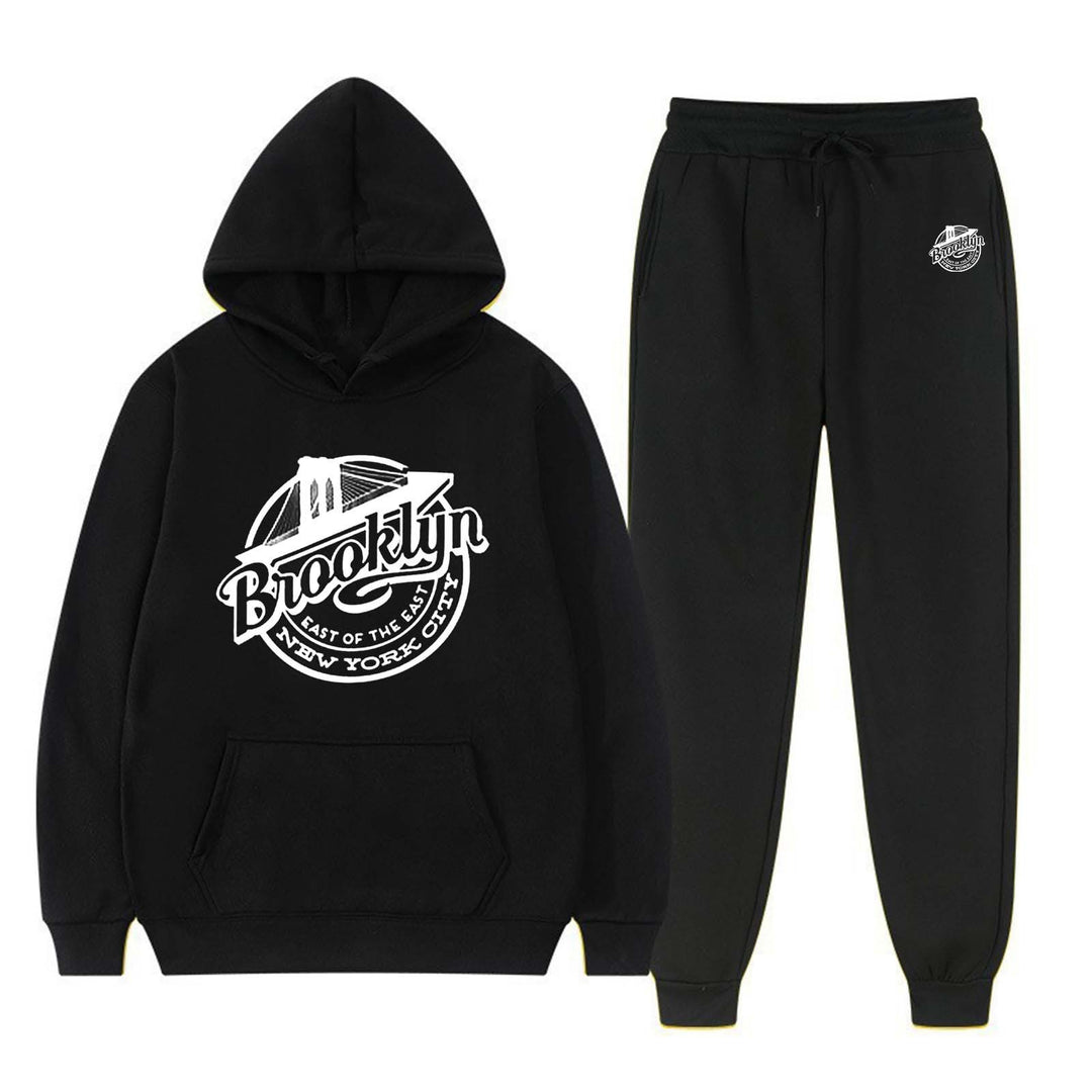 Kvinnes avslappende sweat suit med stilfull Brooklyn trykk Skjora