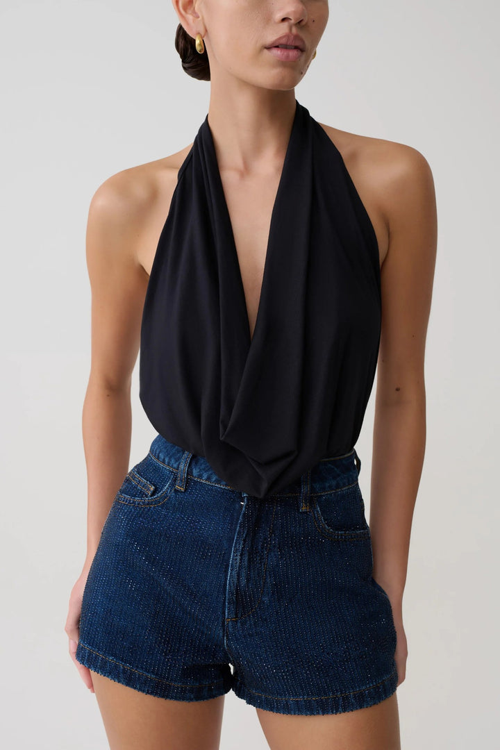 Dame Elegant Halterneck-top med flytende stoff og dyp utringning Skjora