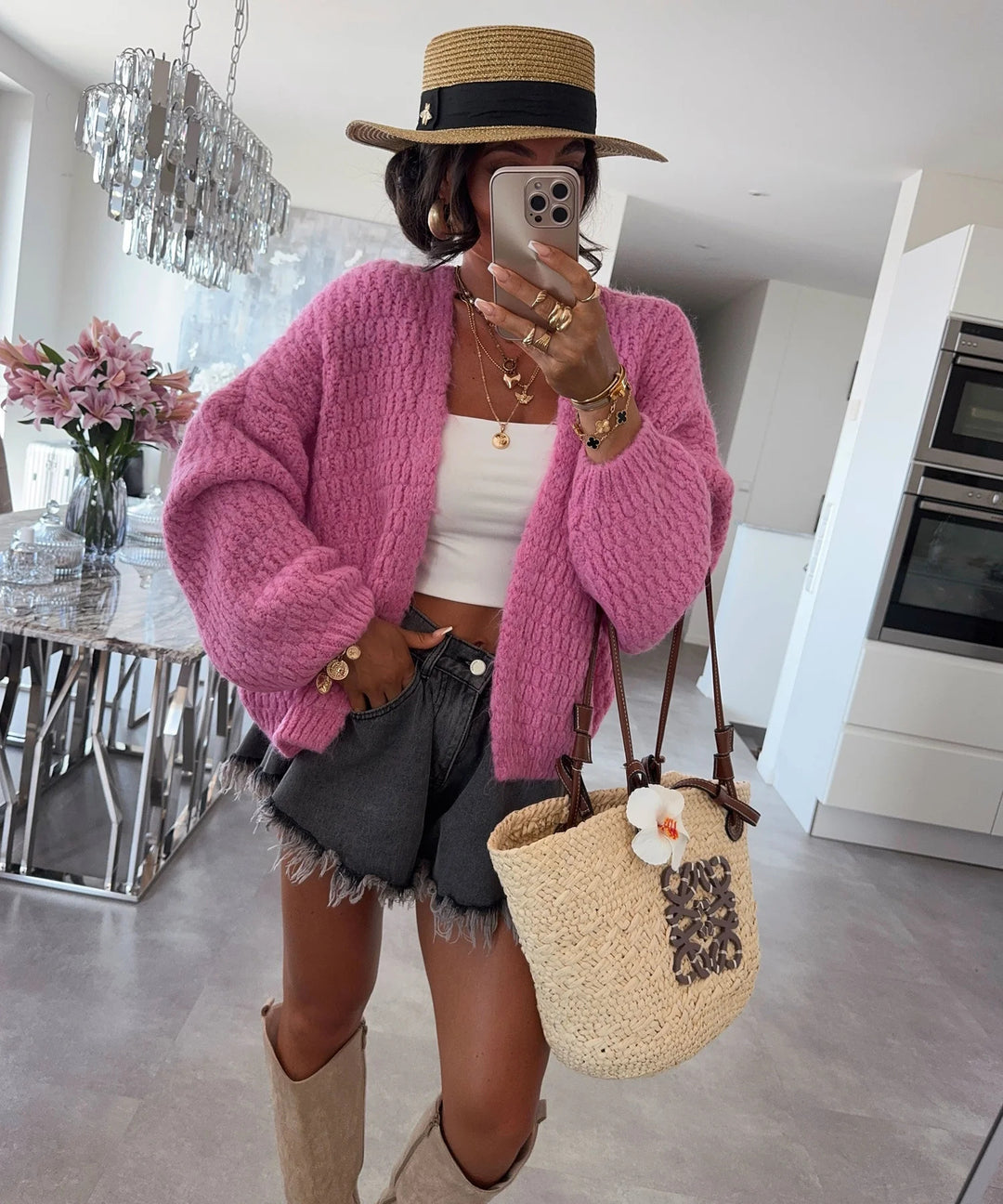 Kvinnes chunky strikk cardigan med voluminøse ermer og åpen front Skjora