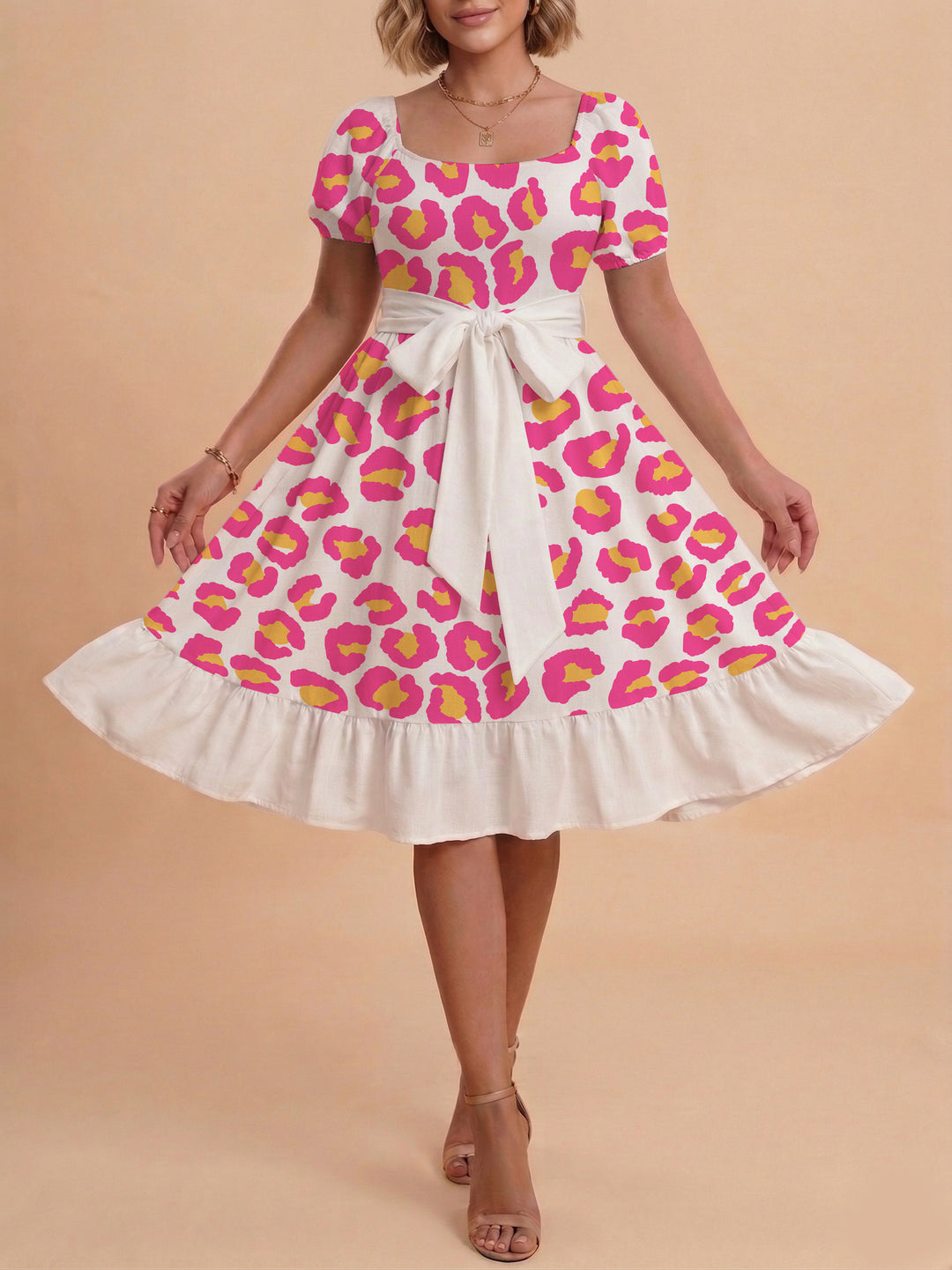 Damen Sommerliches Blumenkleid mit taillierbarem Gürtel und voluminösen Ärmeln Skjora