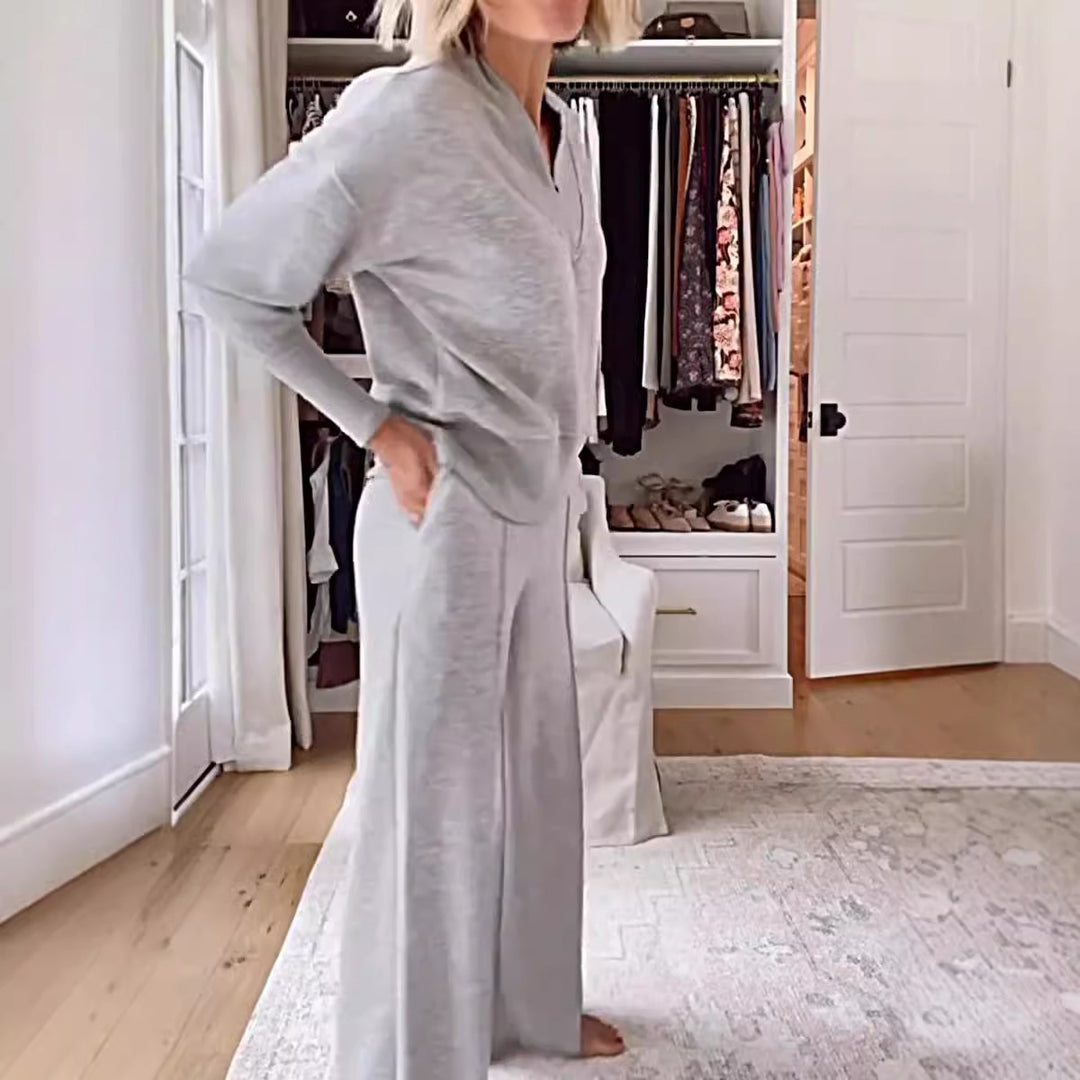 Kvinnenes komfortable loungewear-sett med V-hals og løs passform Skjora