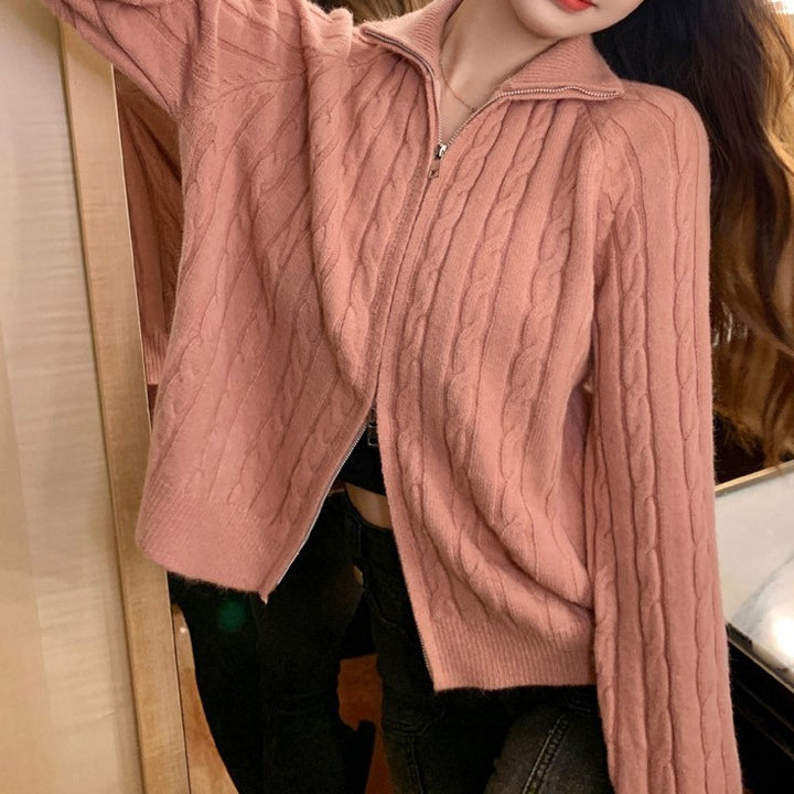 Kvinnenes chunky strikk cardigan med høy krage og asymmetrisk snitt Skjora