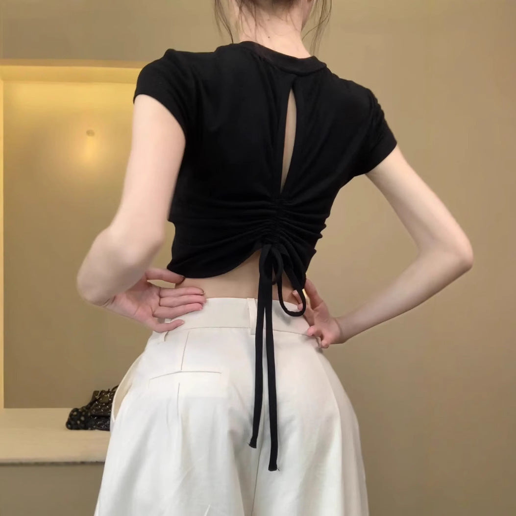 Kvinne crop top med en tettsittende kutt og elastisk materiale