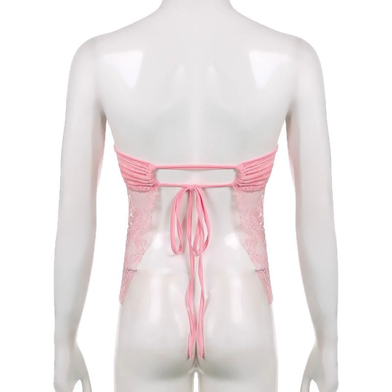 Dame blonde-crop-top med elegant ruffling og transparente detaljer Skjora