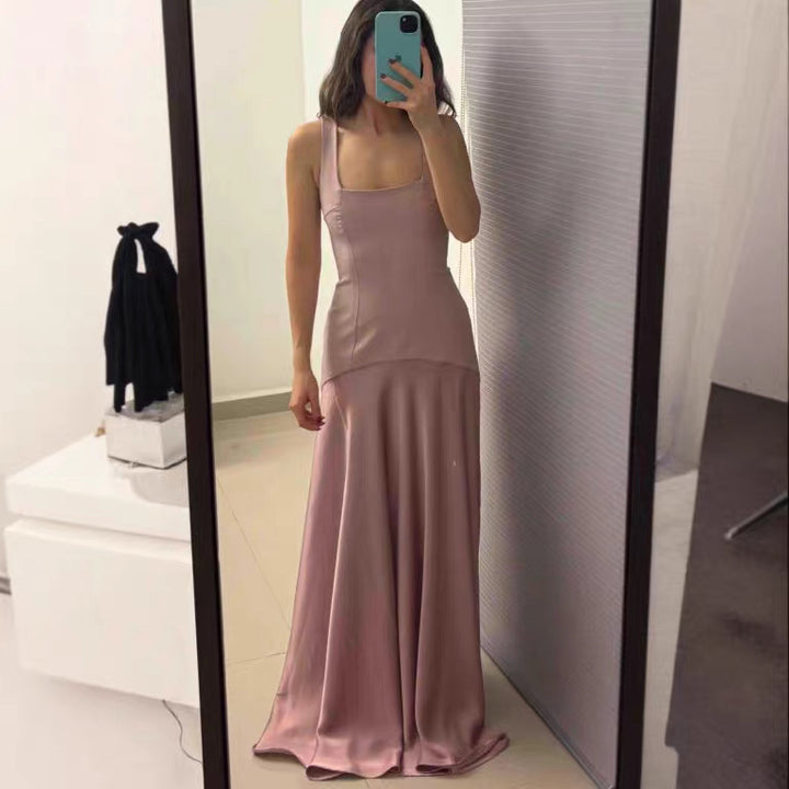 Dame elegant kjole med figurformende snitt og elegant glidelås Skjora