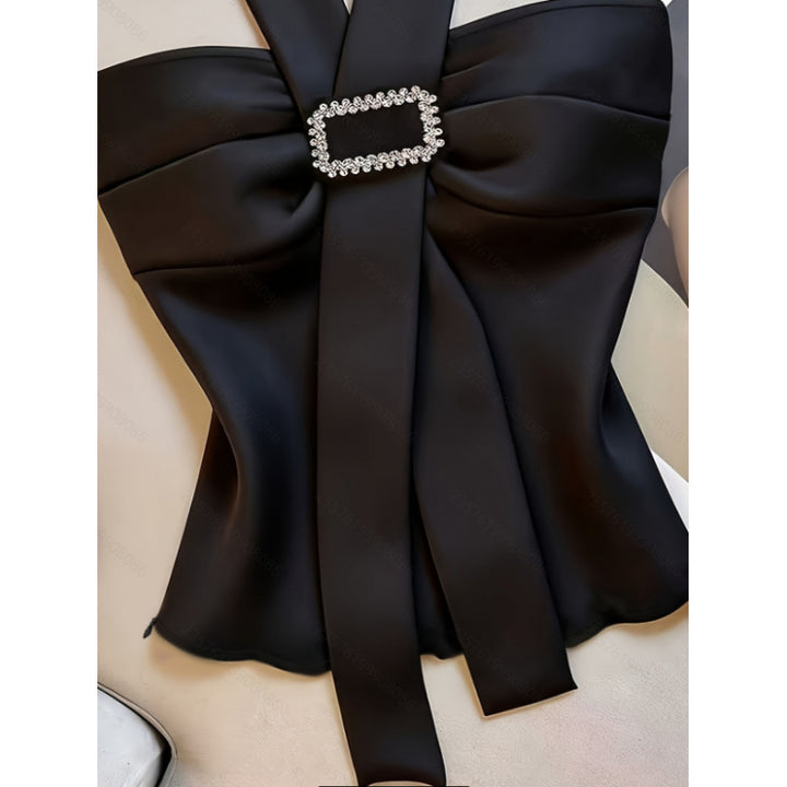Damer Elegant topp med stilig slipsdesign og glitrende smykke detalj Skjora