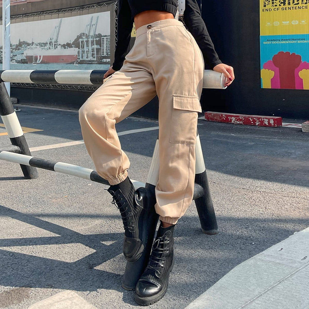 Dame avslappet cargo bukser med elastiske mansjetter og praktiske sidelommer Skjora