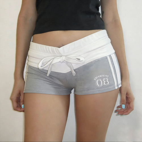 Dame fritidshorts med elastisk midje og dekorativt belte Skjora