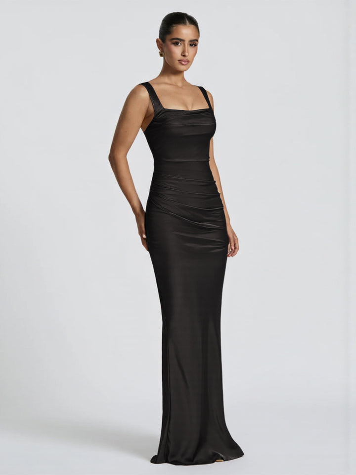 Dame Elegant Satin Maxi Kjole med figurskapende design Skjora