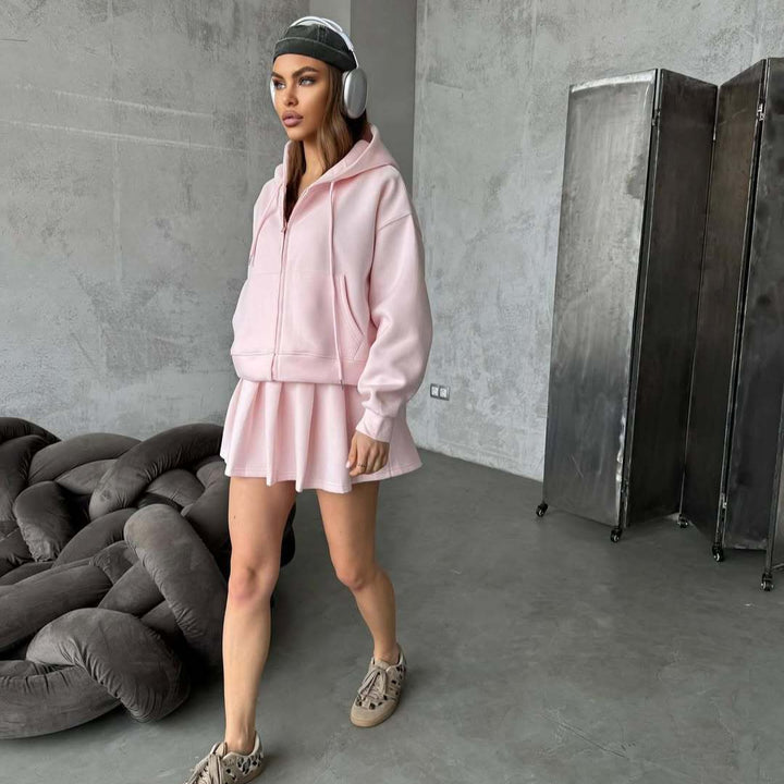 Kvinners fashionable hettegenser med skjørt Skjora