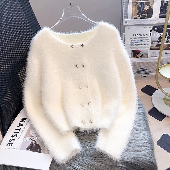 Kvinnes Fluffy Cardigan med Hjerteknapper Skjora