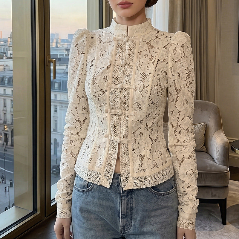 Dame spissbluse med strukturerte detaljer og elegant ståkrage Skjora
