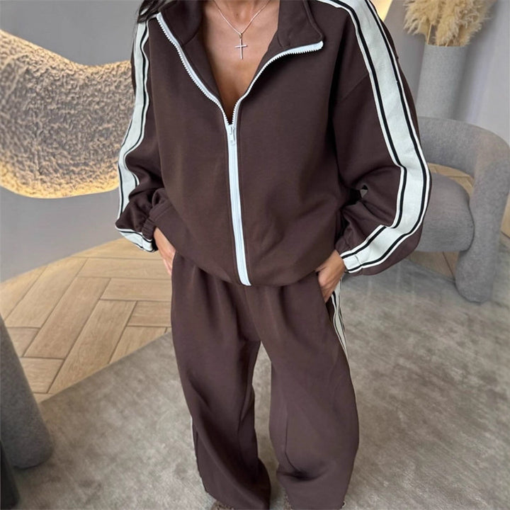 Women's Sporty Fleece Jogging Suit with High Side Slits Skjora