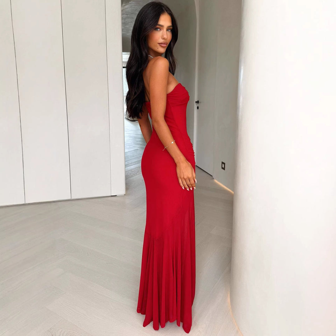Kvinne Elegant Maxi Kjole med Rynket Bodice og Flytende Skjørt Skjora