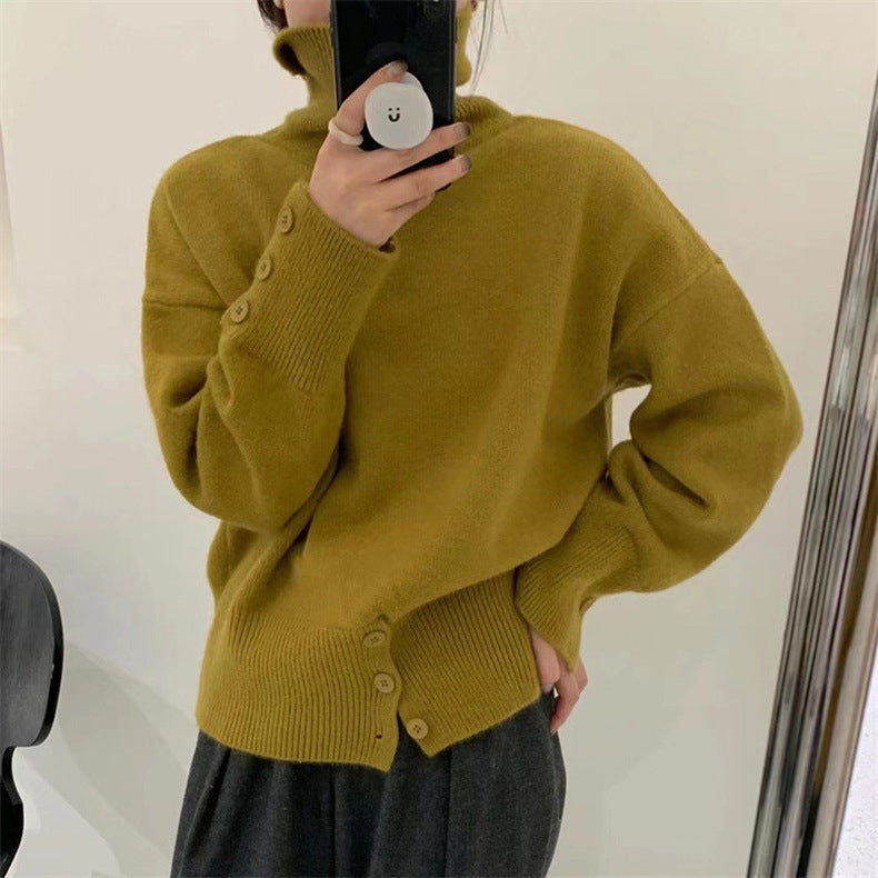 Kvinnenes koselige polo-genser med knappdetaljer Skjora