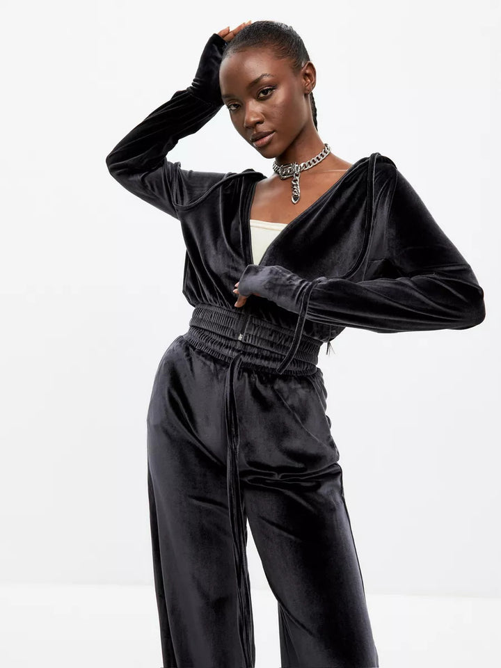Kvinne tracksuit laget av myk velur stoff Skjora