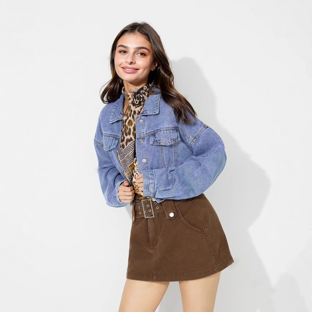 Dame cropped Jeansjakke med voluminøse ermer og stilige knappedetaljer Skjora