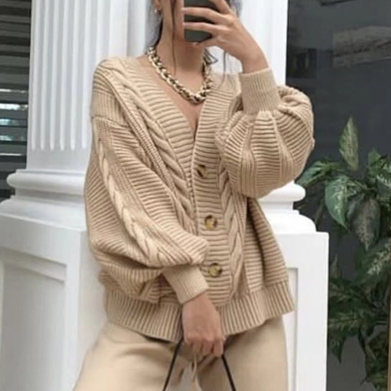 Kvinnens chunky strikk cardigan med store knapper og voluminøse ermer Skjora