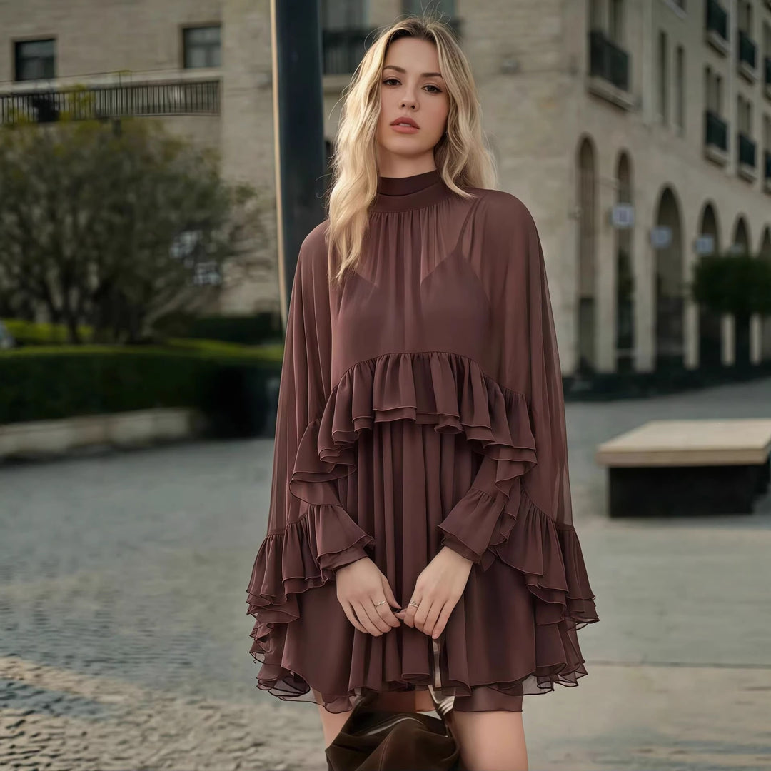 Dame Elegant rynkedress med høy hals og flytende snitt Skjora