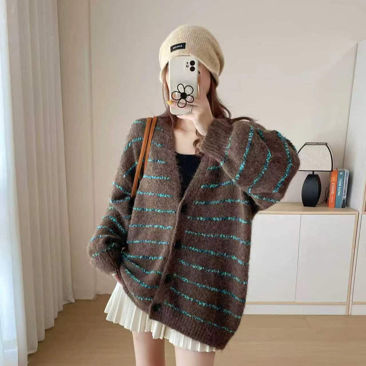 Kvinne chunky strikket cardigan med kontrasterende striper og milde ermer Skjora