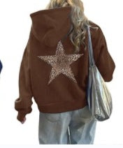 Kvinne hettegenser med slående leopard stjerne design Skjora