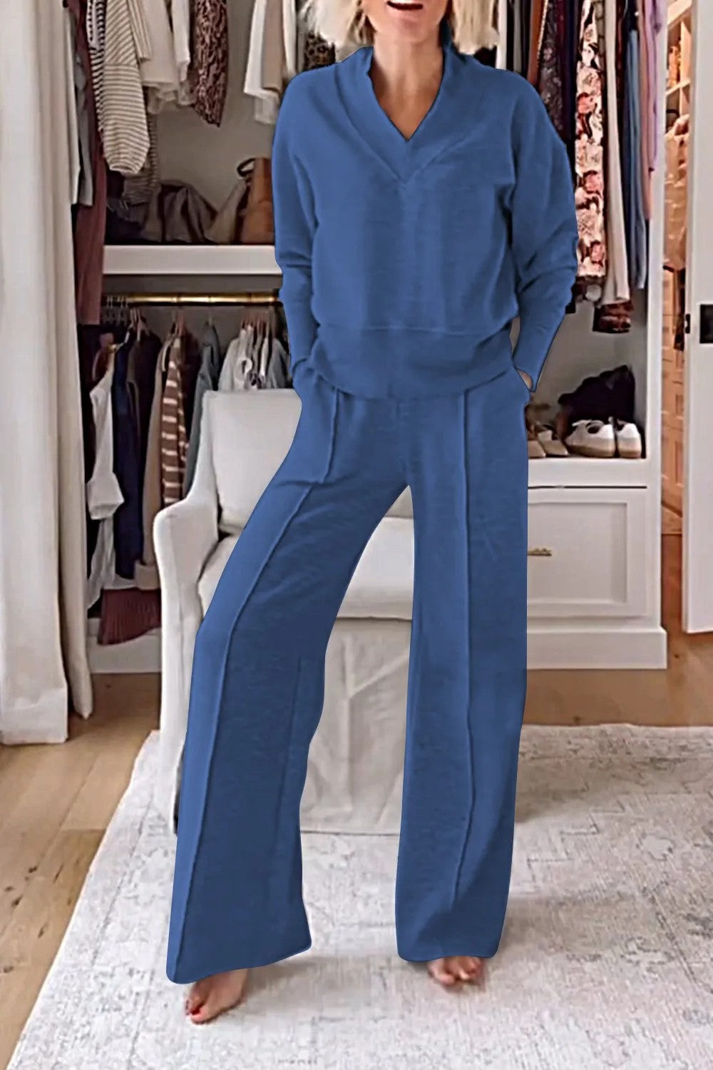 Kvinnenes komfortable loungewear-sett med V-hals og løs passform Skjora