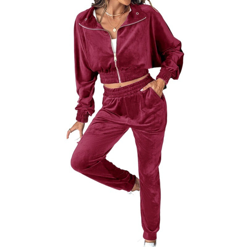 Kvinnelig sporty velour sett med elastisk kant og praktiske lommer Skjora