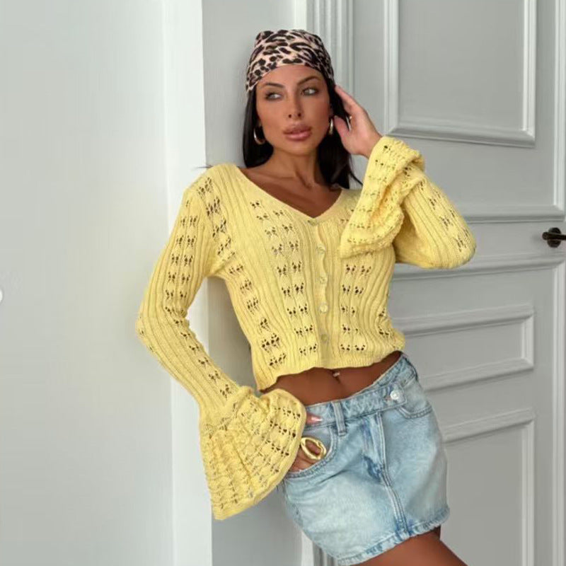 Damen Strickjacke im filigranen Design mit herzförmigen Ausschnitten Skjora