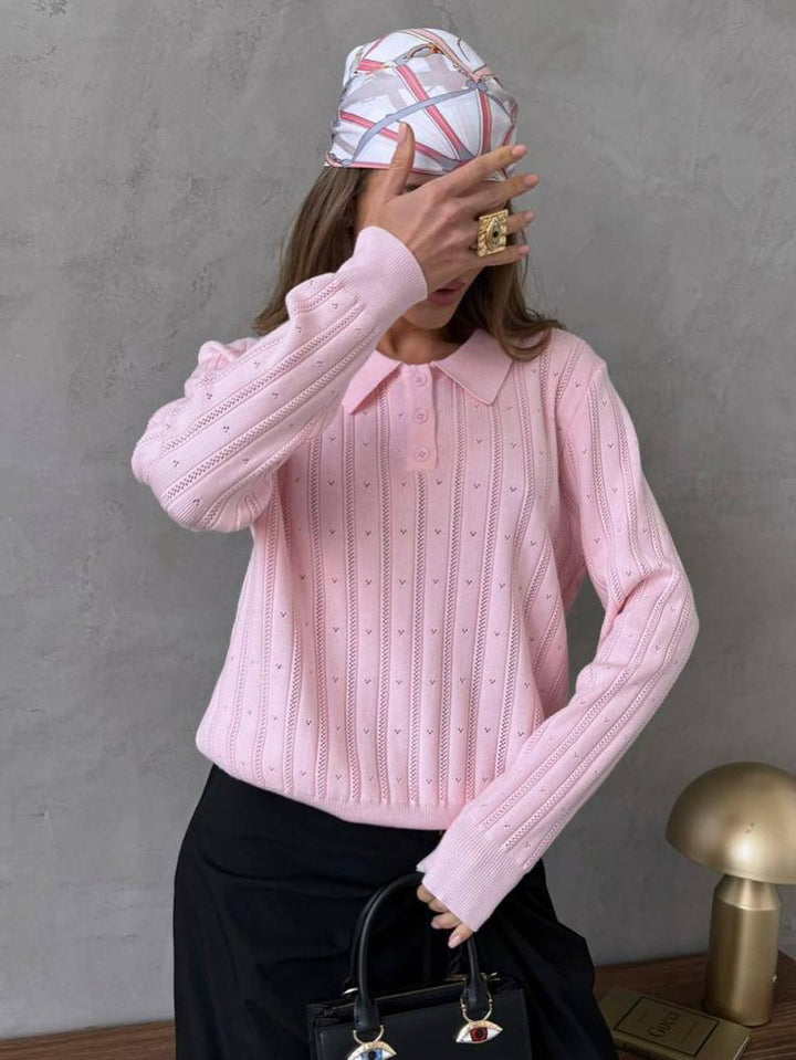 Dame strikkegenser med elegant krage og strukturelt design Skjora
