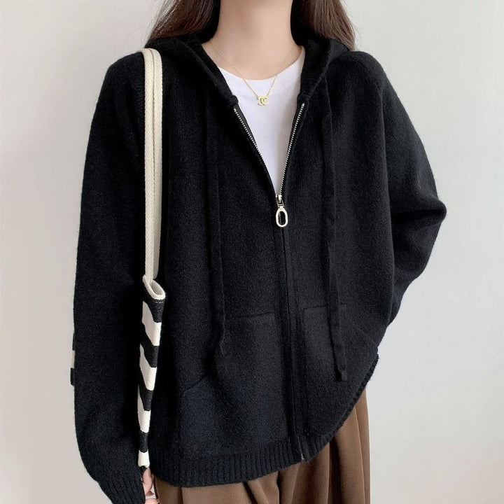 Damenes oversized hettegenser med kort snitt og praktiske lommer Skjora