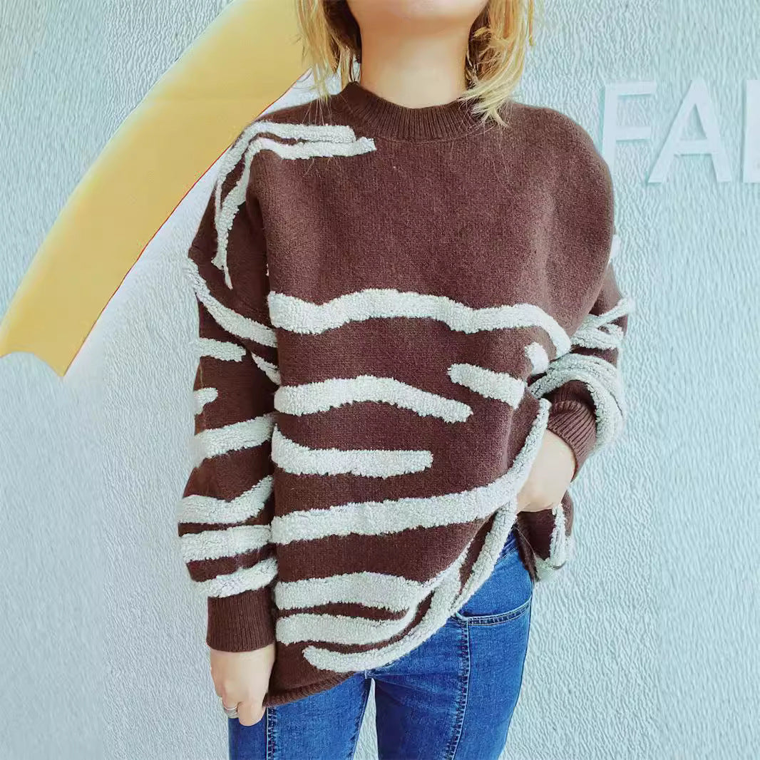 Damer koselig strikket genser med tiltalende zebra stripemønster Skjora