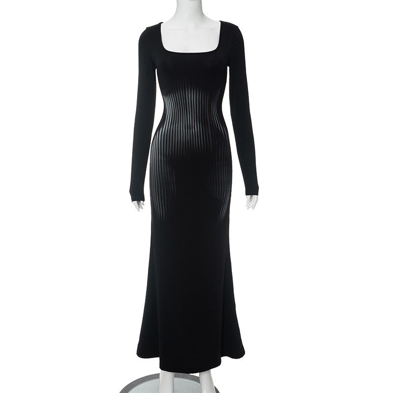 Damer Elegant Maxikjole med bølgete design og lange ermer Skjora