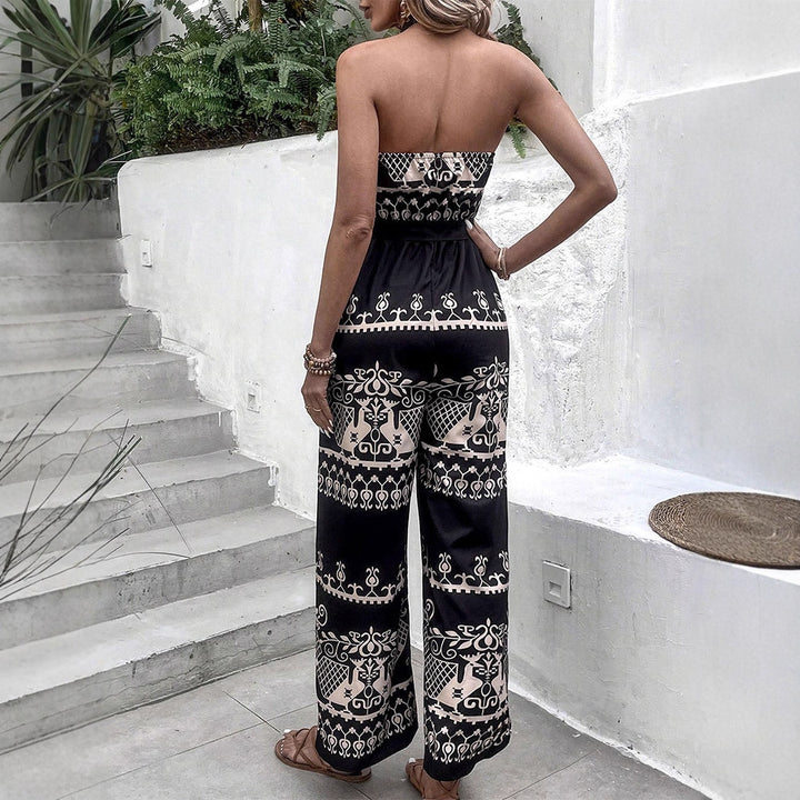 Dame jumpsuit med elegant halterdesign og stilige mønsterdetaljer Skjora