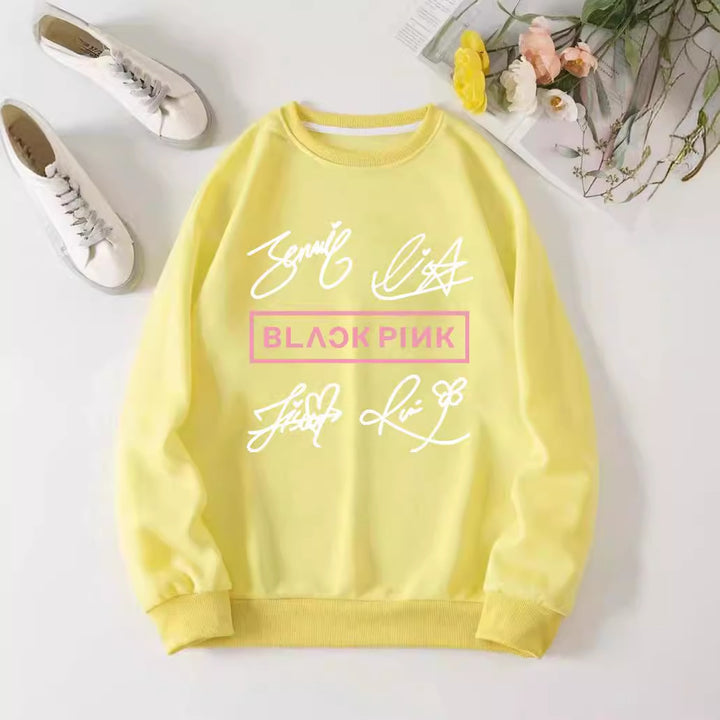 Dame uformell sweatshirt med kreativt signaturmotiv Skjora