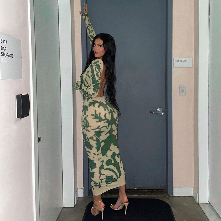 Dame bodycon-kjole med dyp ryggutskjæring og blomstermotiv Skjora